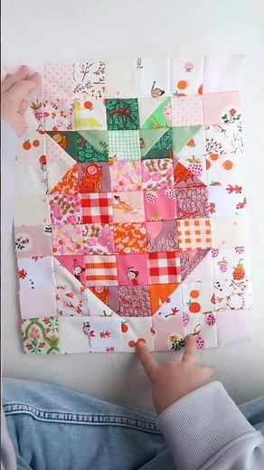 Make a Mini Strawberry Quilt Block with me using fabric scraps 🍓✨ Modern quilting #sewing