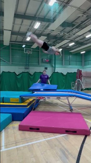Gymnast Lands Awkwardly While Performing Double Mini Trampoline - 1501983