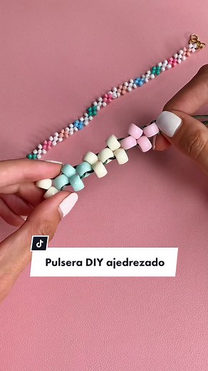 Cómo hacer pulseras de abalorios ajedrezado