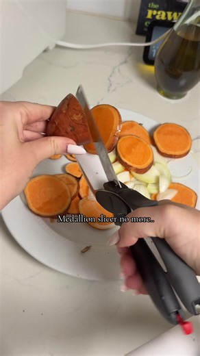 Essential Kitchen Scissors for Easy Cooking Tasks