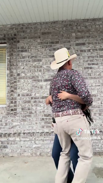 Dancing TikToks: Explore Fun Dance Moves and Trends