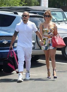198K views · 156 reactions | Jennifer Lopez, 56, is showing off her new boyfriend… and you better sit down, because you might recognize him! Check Comments  | InStyle Fashion One | Facebook