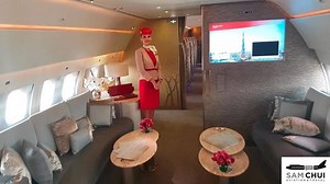 1 minute tour of the @emirates Executive A319ACJ. This takes flying commercial into a different level of luxury. The Suites are much bigger than the standard First Class one! Let me know what you think! ✈️. . #samchui #emiratesairline #emiratescabincrew #emirates #emiratesexecutive #A319 #airbus319 #a319acj #airbuslovers #luxurytravel #dubaiairshow #das17 #luxurylifestyle #instagramaviation #megaplane #avgeek #ekcrew | Sam Chui