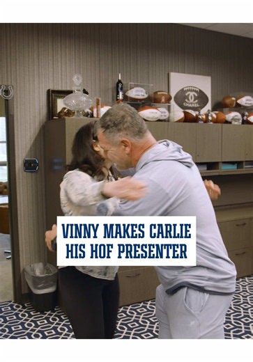 a special moment for Carlie from future HOFer Vinny 🐐 #hof #nfl #colts