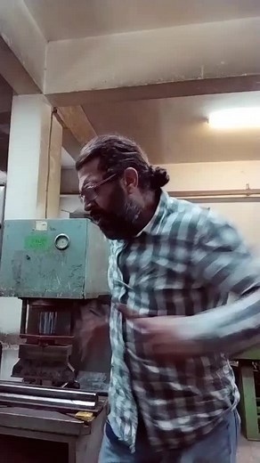 Discover Craftsmanship: Manual Press Machine Operation