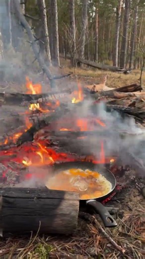 Smoky scrambled eggs are good for the stomach.