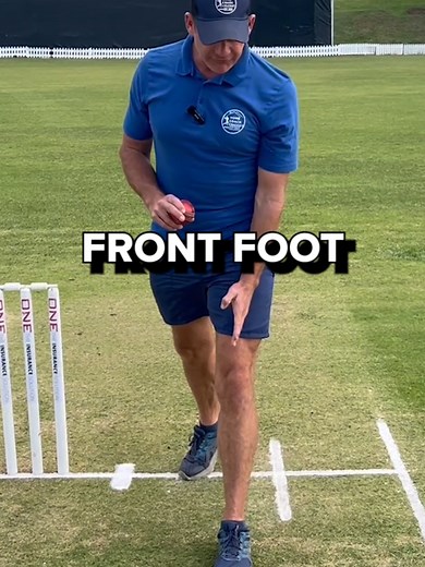 🔥🏏Where should a bowlers front foot be pointing? #kidscricketcoaching #kidscricket #youthcricket #schoolcricket #cricketlover