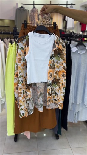 Chemise à fleur et pantalon lin — collection ZARA à Tlemcen