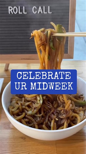 Come celebrate your midweek with sushi, bento box & yummy appetizers 🎥 @pemsterrr 🐠 Roll Call - LA Sushi Restaurant 🍣 Sushi, Bento Boxes & More 📍 3183 Wilshire Blvd Ste 186, Koreatown LA ⏰ DAILY: 11am - 8:45pm 🚘 FREE 2 HR parking validation on Shatto Pl 📍5600 Wilshire Blvd Ste C, Miracle Mile ⏰ M-F: 11:15am - 9:30pm ⏰ Sat/Sun: 12pm - 9:30pm 🚘 FREE parking in the back