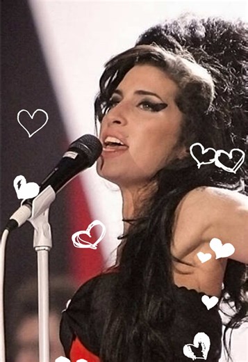 Amy Winehouse's Iconic BRIT Awards Performance of 'Rehab'