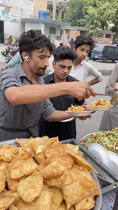 2.4M views · 16K reactions | Pakistani Dolly Selling Samoosa Chart at Peshawar Saddar. #reelsfbシ #streetfood | Street Food Plus Vlog | Facebook