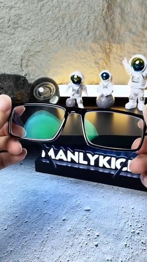 2.1K views | Sport Retro Full-Frame Color-Changing Reading Glasses️ • Effortless reading comfort for long sessions • Reduced glare and reflections Perfect for busy bookworms on-the-go! #ReadingRevolution Order here | Cradlewaver.DL08 | Facebook