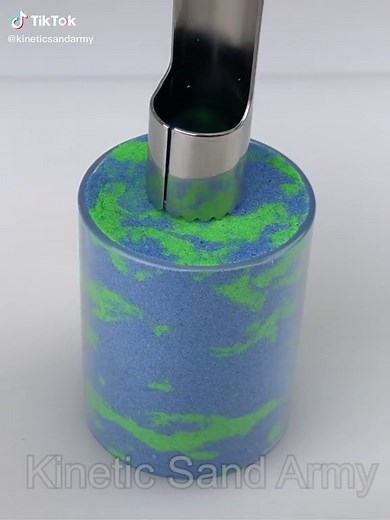 Relax kinetic sand💚💙#kineticsand #kinetics #kineticsandisfying #asmr #satisfying #oddlysatisfying #fyp #fypシ #meditation #asmrvideo
