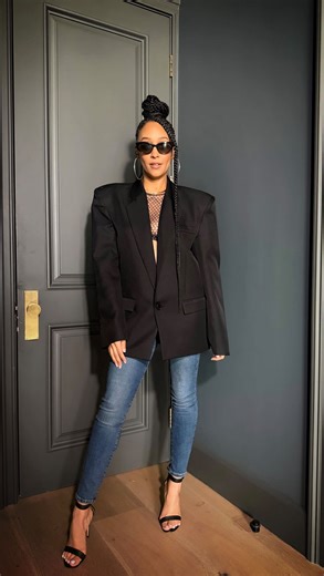 Tia MF Mowry 😎🤎🔥 • • • • • IB: @elizabethbanks | Tia Mowry