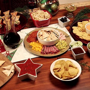 ¡Preparate para que Jack’s encienda tu mesa en esta Navidad! Contanos, ¿qué snack’s Jack’s no puede faltar en tu cena navideña? 😋🎄 . . #navidad #jacks #snacks | Jack's Centroamérica