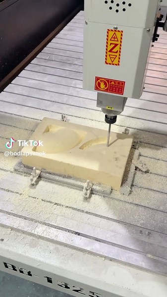 CNC foam engraving machine is really multifunctional #foamengravingmachine #engravingmachine #styrofoamengravingmachine #4AxisCNCfoamrouter #PropFoamCarvingMachine