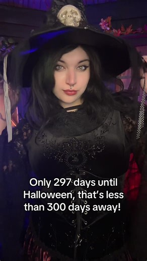 We’re in the same year are the Halloween so we’re basically almost there already! #salem #witch #witchpix
