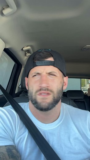 375 reactions · 6 comments | Mad weird dudeeee  #relatable #funny #applebees #weird #memes #explore | Travis Consolo | Facebook