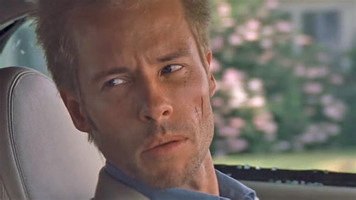 24 ans après, le film de Christopher Nolan livre ses secrets : Memento expliqué en une image
