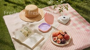 Retainer Case with Vent Holes, Aligner Case for Invisalign, Portable Aligner Kit, Removable Silicone Liner, Orthodontic Storage Box Secure Magnetic Closure for Travel - White/Pink