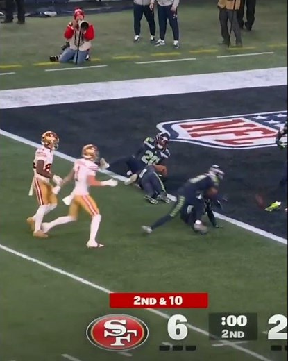 🚨 HALFTIME 🚨 Seahawks lead the 49ers 24-6 at half! 👀 #nfl #playoffs #highlights #seahawks #49ers