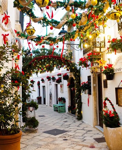 Locorotondo at Christmas time | Mi O My Italy
