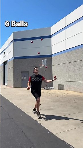 Running with more and more juggling balls 👀