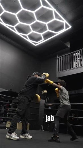 Perfect Timing on This Left Hook #boxing #shorts