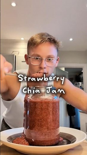 Strawberry Chia Jam That Actually Stays Thick #recipe #healthyfood #jam