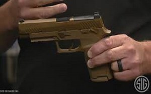 【搬运\u002F已加工字幕】旧存货版SIG M17基本介绍