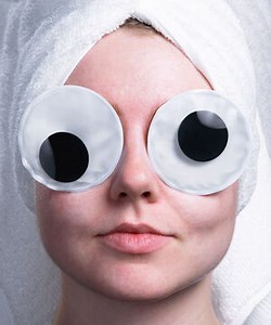 Googly Eye Mask: Gel eye pads that look like googly eyes!
