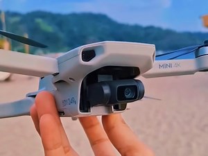 大疆 DJI Mini 4K 超高清迷你航拍无人机：三轴机械增稳 数字图传 新手入门长续航款