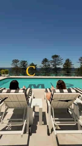 Vacation time... Manly style! You've heard of Euro summer but have you heard of Manly summer... Picture this: ⛴️ You catch a short ferry ride and suddenly you're transported to one of Sydney's ultimate summer spots. 🏖️ Pro-tip - book a stay to enjoy yourself there for longer: Manly Pacific Sydney, MGallery Collection delivers the views, the pool and the location. 🌊 Beaches aplenty with Manly Beach, Shelly Beach, Manly Cove, Collins Beach and Fairy Bower Sea Pool all waiting for you. 🍕 Book in