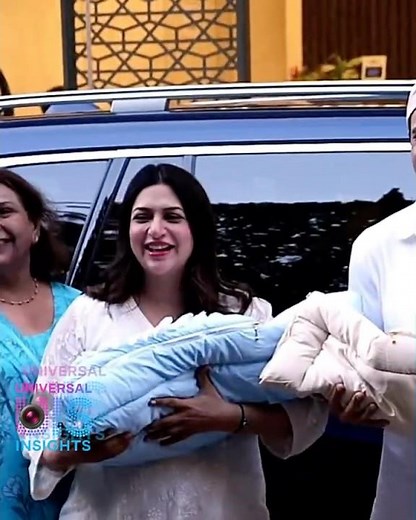 Divyanka Tripathi Spotted with Twins After Hospital Discharge 😍with vivek!