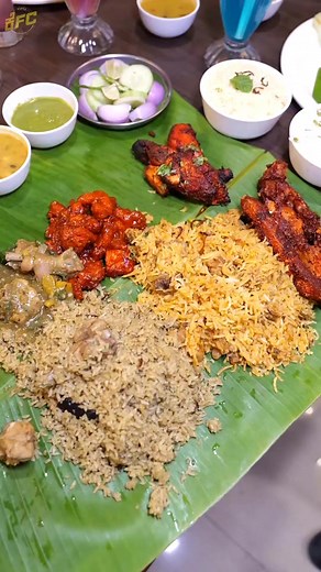 ಈ ಹೋಟೆಲ್ ಅಂತೂ ಮಿಸ್ ಮಾಡ್ಬೇಡಿ💥 399₹ ಗೆ Unlimited ಹೊಟ್ಟೆ ತುಂಬಾ ಬಾಳೆಎಲೆ ಮೀನು ಚಿಕ್ಕನ್ ಊಟ | Must Recommended 💥 Shiva's Kitchen Address : 560049, RMS Colony, Bhattarahalli, Hosabasavanapura, Krishnarajapura, Bengaluru, Karnataka 560049 Google Link : https://maps.app.goo.gl/Q4Xvgrf4CFqCYxJx5 Price : Unlimited Fish 🐠 - 399₹ Unlimited Chicken - 299₹ #Unlimited #food #trendingreels #trendingvideo #viralreels #reelsinstagram #foodblog #indianstreetfood #trendingpost #nonvegfood #foodie #bengaluru Follow 