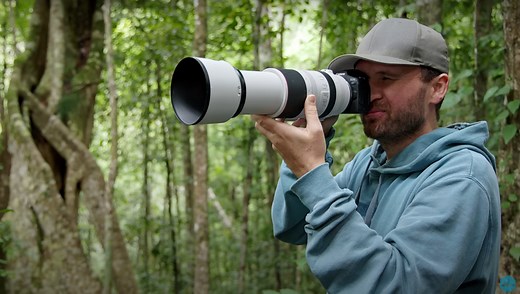 How Does the Canon EOS R6 Mark II Compare to the EOS R7?