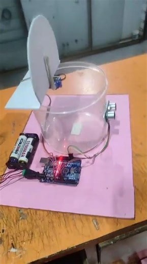 hand open dutbin using ardunio #automobile #arduino #arduinoproject #rcbuggy #rcvehicle