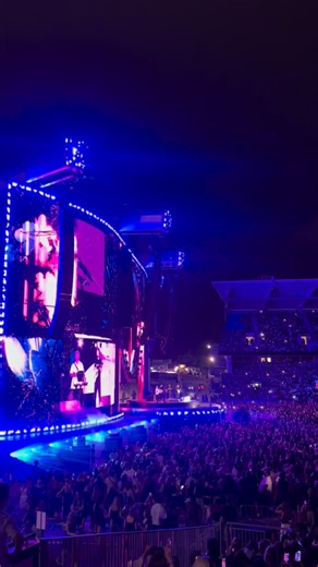 Ed Sheeran’s Loop Tour Opening Night in New Zealand ➰💗 | ZM