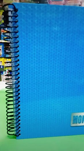 Cuaderno de 200 Hojas con Pasta Extradura