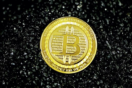 Bitcoin se desploma: por qué ha perdido la mitad de su valor en los últimos seis meses