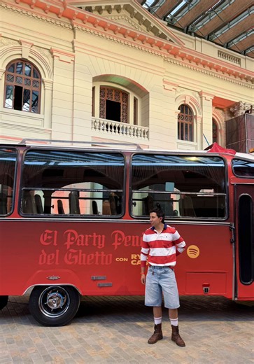 Así fue la fiesta secreta de Ryan Castro en Bogotá. Ryan Castro hizo una fiesta y concierto sorpresa junto a Spotify en el Bronx en Bogotá para los fans que más escuchan su música. La ubicación era secreta ya que solo los más fans estaban invitados y podían llevarse un regalo exclusivo de Ryan Castro con Spotify. #storytime #ryancastro #ryan #fiestasorpresa #spotify