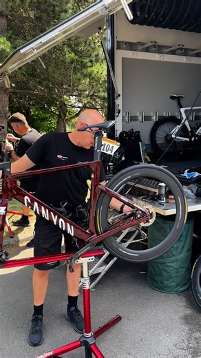 172K views · 11K reactions | #MyCanyon Aeroad CFR  혾홤홡홡홚환황홞홤홣: 홈홖홣홤 혾홤홡홤홪홧: 혾홖홧홞홣홖 혼환환홚홣황 환홤홡홤홪홧: 홍홚홙 Customise yours at Canyon.com ‍↕️ #CustomMade | Canyon | Facebook