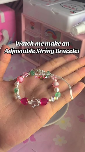 A tutorial for adjustable string bracelet!! 🌸🍓🌷🍒☁️🫧 #fyppppppppppppppppppppppp #viral #trending #beadsjewelry💕 #bracelet #beads #fypシ #smallbusiness #fypageee #seo #foryou #foru #fypage #smallbusinessowner