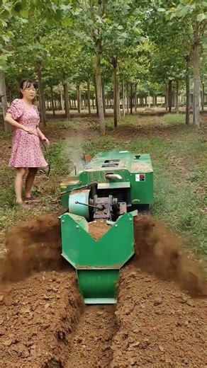 #Chain trencher #Tredging machine #Small trencher #Tredging#youtubeshorts #youtubevideo #viralvideo