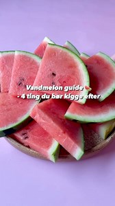 Find den bedste vandmelon - og tip en ven ♥️🍉 Vi har nok allesammen prøvet det: at komme hjem og skære en halv dårlig vandmelon over 🥲 Med denne guide, kan du undgå den slags trælse oplevelser - men i stedet finde de gode modne vandmeloner 🍉☀️ Tip gerne en ven, der elsker melon og som kunne bruge guiden, næste gang der skal handles 🍉 💡 Husk at du kan gemme opslaget på bogmærket i hjørnet #vandmelon #frugt #fruit #watermelon #foodhack #foodhacks #sommer #sommermad #snack #mellemmåltid #børne