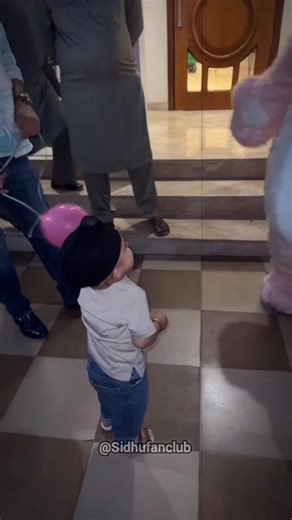 शुभ teddy को देख कर बहुत खुश हो गया #sidhumoosewala #chotasidhu #shorts