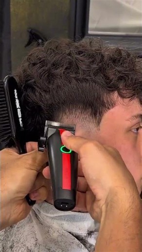 Burst Fade on Curly Hair with Sharp Blending #fade #barber #lineup