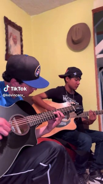 CARLITOS, saludos bandera, cual les grabo? #musica #guitar #requinto #natanaelcano