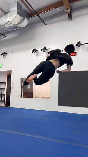 SHURIKEN CUTTER WEEEWOOO. #fyp #fypシ #viral #funny #anime #tricking #naruto #gymnastics #flips #demonslayer #freerunning #martialarts #kpop