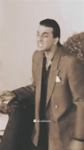 बारूद on Instagram: "जापान ने एक अभिनव तकनीक अपनाई है जो लोगों के "हर कदम" को बिजली में बदल देती है। इसे "पीजोइलेक्ट्रिक टाइल्स" कहा जाता है। ये टाइल्स चलने वालों के पैरों के दबाव और कंपन की ऊर्जा को अवशोषित करती हैं और इस यांत्रिक ऊर्जा को विद्युत ऊर्जा में परिवर्तित करती हैं। अंदर लगे पीजोइलेक्ट्रिक तत्वों में हल्का विकृति होने से सूक्ष्म विद्युत धारा उत्पन्न होती है। एक कदम से थोड़ी सी बिजली बनती है, लेकिन लाखों कदमों से LED लाइट्स, डिजिटल डिस्प्ले और सेंसर आदि चलाने के लिए पर्याप्त बिजली बना